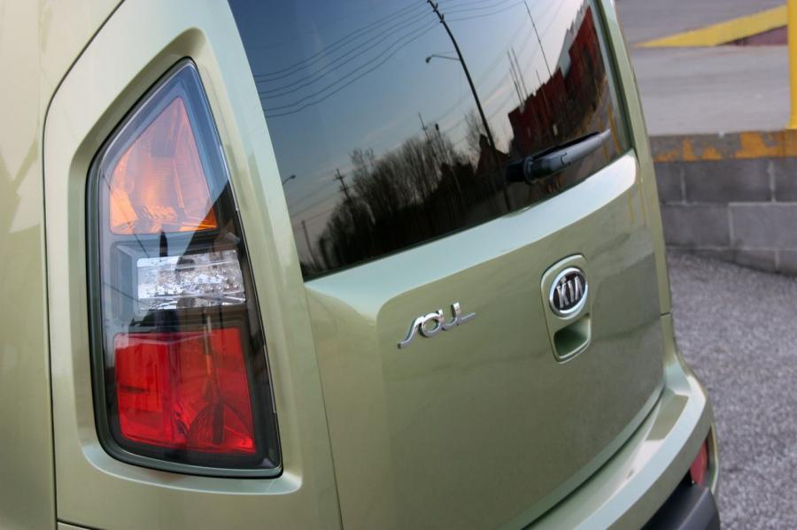  Kia Soul 2010 года  (фото 43 из 49)